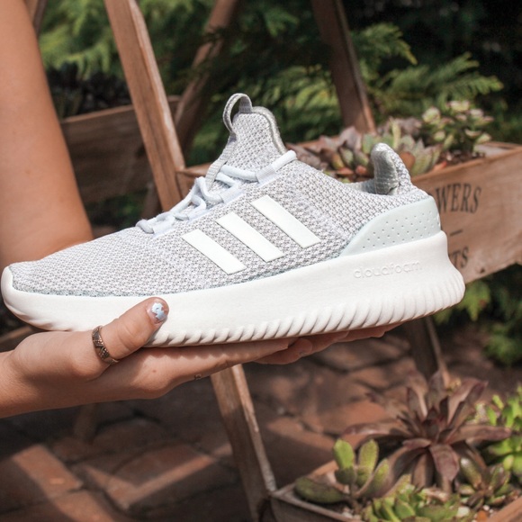 All white adidas cloud foam - Picture 4 of 5